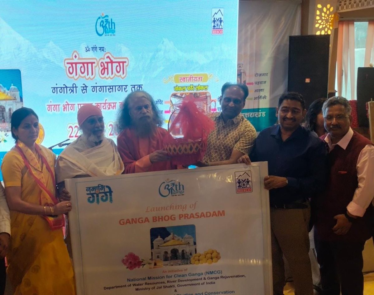asokji's tweet photo. On 22/4/23 @cleanganganmcg &amp; HESCO launched ‘गंगा भोग-गंगोत्री से गंगासागर तक’ based on 
5‘म’(माँ,मंदिर,मिट्टी,महिला,मिल्लट) ie MilletLadus raised by local Mahilas on local Mitti are given as Prasad/Bhog at Mandirs on Maa Ganga’s banks. 
61 Mandirs joined the launch.
@PMOIndia https://t.co/XqRi4rAmZd