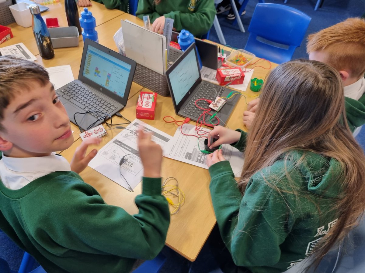stjohscomp's tweet photo. Lovely to meet P7s @stcuthbertsps today. They've been learning about @scratch, do we brought along @makeymakey kits and made our own controllers.

@StJOHS @OgilvieTo https://t.co/bJEoCzaKt2