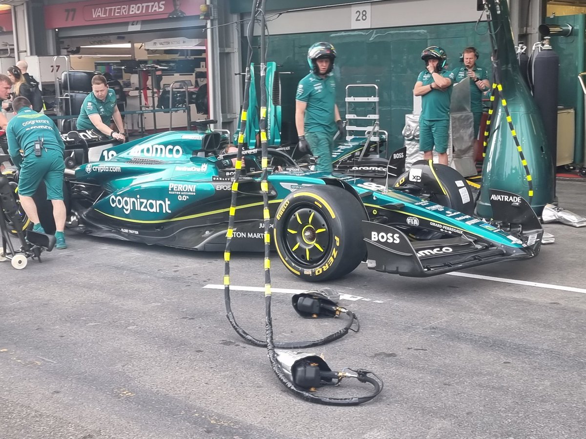 NanoGrifo's tweet photo. El Aston Martin en Baku  

The Aston Martin in Baku 

#f1 #AzerbaijanGP https://t.co/ouEYiBzpn6