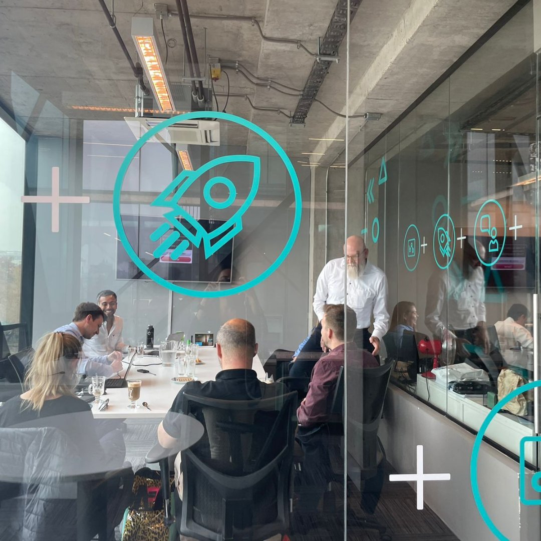 GrupoImagine_'s tweet photo. Ayer recibimos en nuestra 🏠 a la delegación de la @AHKChile (Cámara Chileno-Alemania de Comercio e Industria) y de @BayernLatam con quienes hablamos sobre nuevas posibilidades de conectar nuestras startups con el mercado global. 

#Imagine #Innovacion https://t.co/FlfKmnUxKc