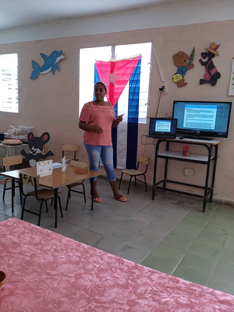 IsaRamn3's tweet photo. Porque #LaPrimeraInfanciaImporta  realizan su ejercicio de Categorización los docentes de este nivel educativo. Felicidades #CubaMined  #PinardelRio https://t.co/dwaQ5x2rvt