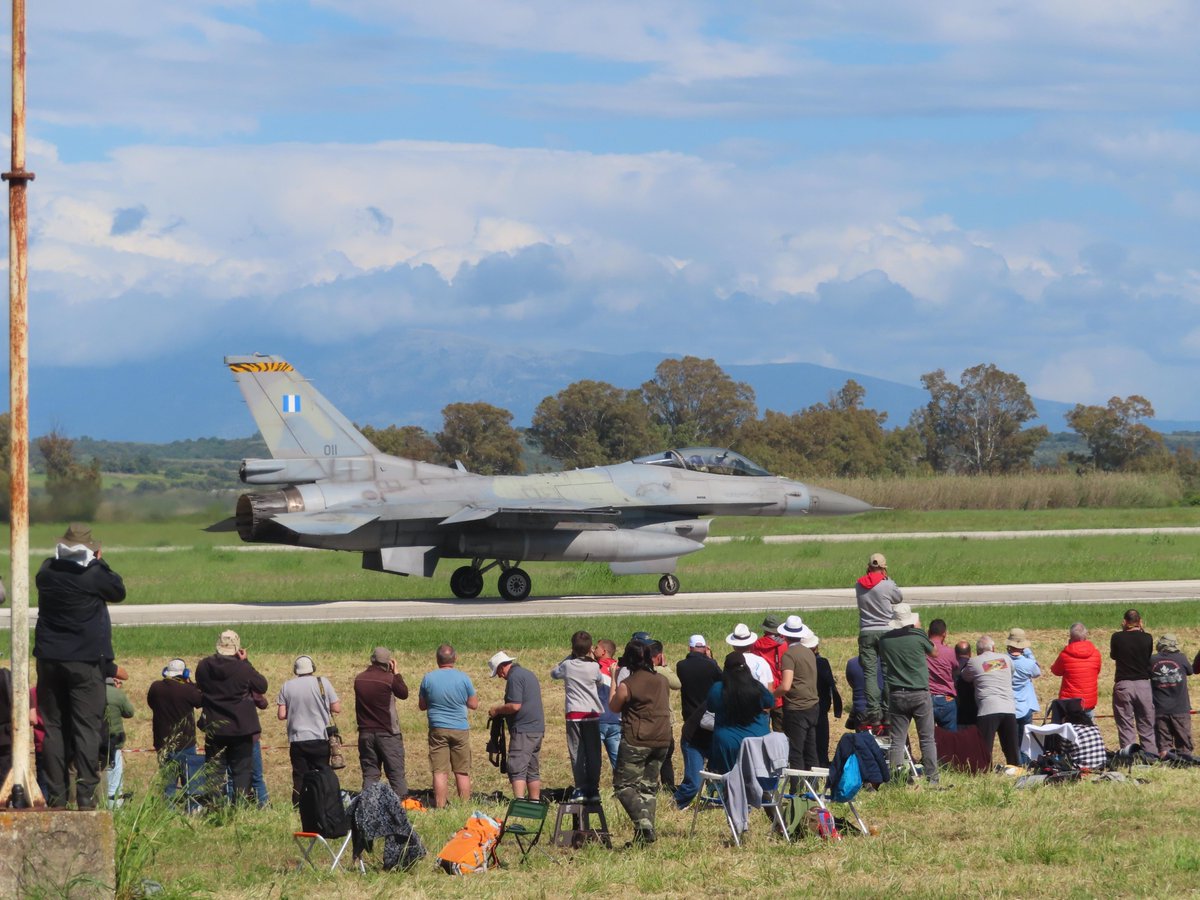 F-16 spotted yesterday during the #Iniochos #spotters day ✈️ What an exciting day! 📷

#HellenicAirForce #AvGeek #aviation #iniochos23 #aviationtours