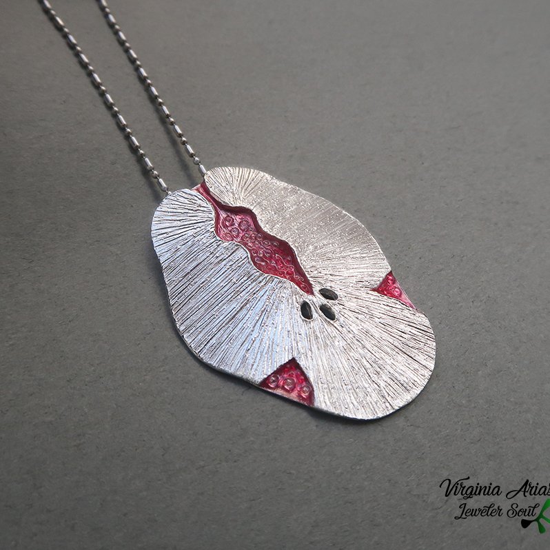 Artistic Female Body Pendant Necklace by Jewelersoul! etsy.com/listing/134169… #necklace #pendant #silverjewelry #silvernecklace #handmade #designjewelry #bodypendant #femalependant #jewelersoul #artisticjewelry #forher #giftideas #mothersday #momgift #womangift #womenjewelry