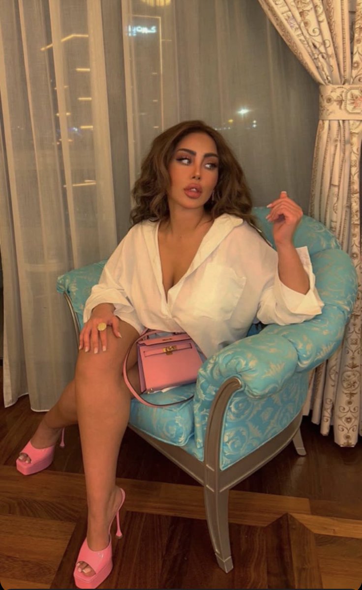Cuck_10's tweet photo. تاج راسي وحبيبتي اختي💕👠 #ديوت_بدوي https://t.co/zwdJQy4LRo
