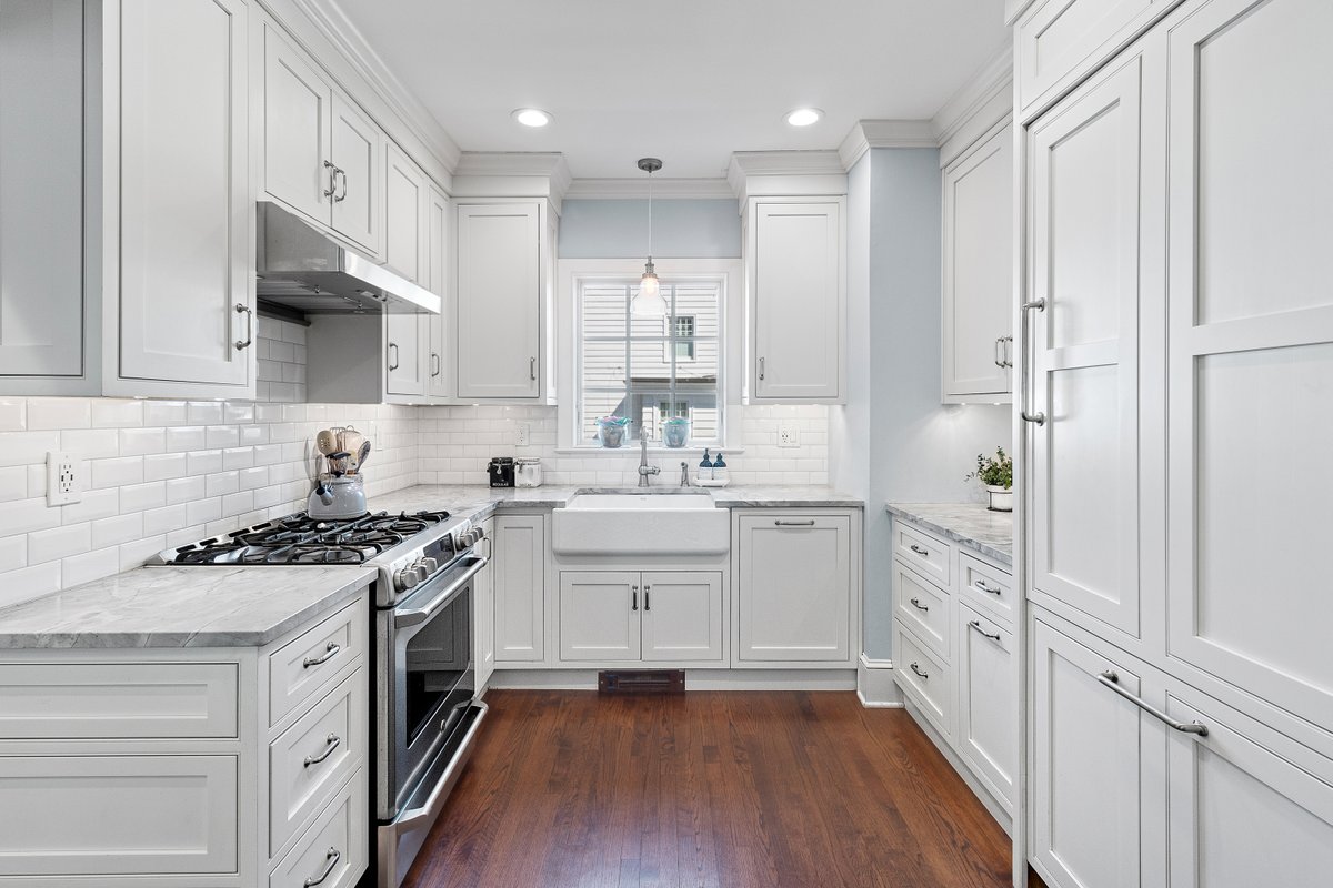 CalHenSIR's tweet photo. #HouseOfTheWeek: This gracious, circa 1919 home sits proudly on a large, lovely lot on one of the most coveted streets in all of beloved Pennington Borough: https://t.co/fb1ylr31Sk #pennington #realestate #sothebysrealty #lovewhereyoulive https://t.co/TuyyALtP9x