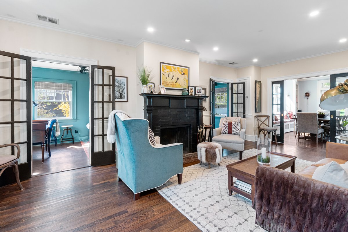 CalHenSIR's tweet photo. #HouseOfTheWeek: This gracious, circa 1919 home sits proudly on a large, lovely lot on one of the most coveted streets in all of beloved Pennington Borough: https://t.co/fb1ylr31Sk #pennington #realestate #sothebysrealty #lovewhereyoulive https://t.co/TuyyALtP9x
