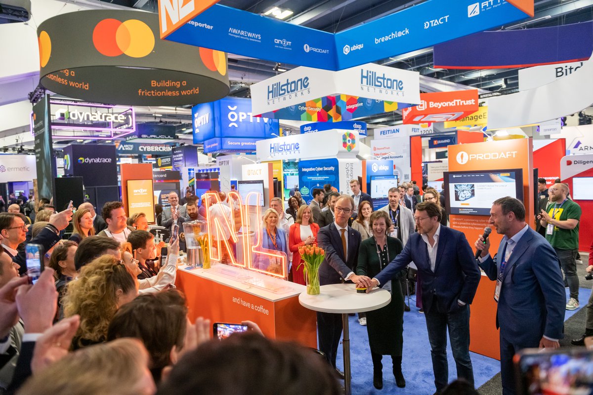 DigiCorpLabs's tweet image. #Web3 isn&apos;t another buzzword...

#DigiCorp is at the forefront of this paradigm shift &amp;amp; just unveiled its #decentralized #DGB #blockchain based IAM suite $DGMV by #DigiThree at the @RSAConference 2023 conference with top-level dignitaries.👑🧡🇺🇸

#innovation #Crypto #altcoin