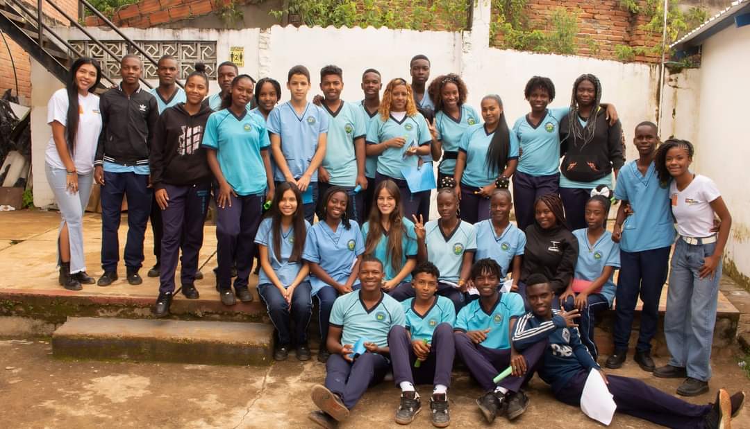 livi_ron21's tweet image. Seguimos trabajando en el proyecto cultural/pedagógico &quot;Ruta del Autorreconocimiento&quot; en esta oportunidad con estudiantes de la Institución Educativa &quot;San Antonío&quot; Norte del Cauca. @RamirezC1972 #Thepollinationproject #agendavalleycauca