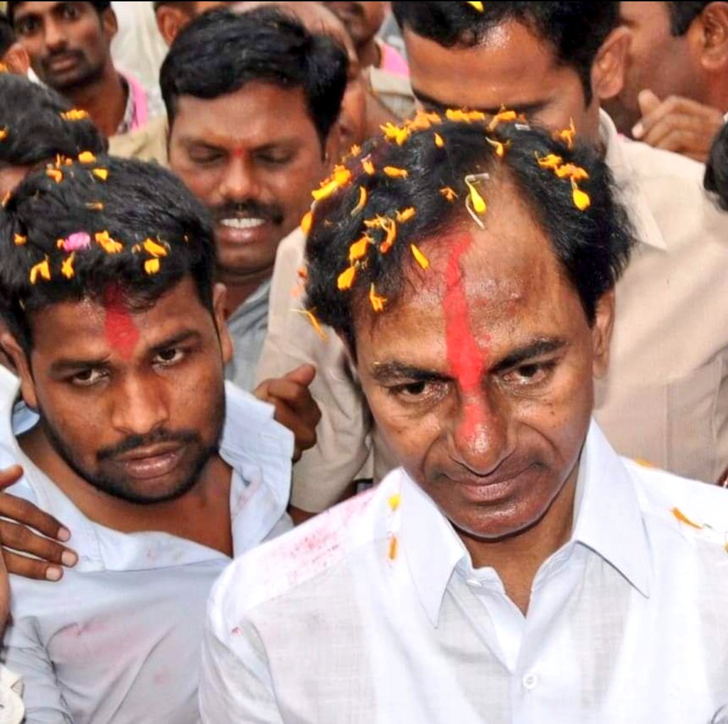 SRINATH_BRS's tweet photo. కొన్ని ఉద్యమ జ్ఞాపకాలు పెద్ద సార్ తో
@KTRBRS @BRSparty
@TelanganaCMO

#22yearsofTRS
#KCR #BRSParty #TelanganaBhavan https://t.co/tccTmM1XlH
