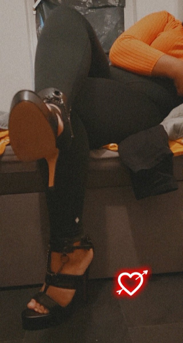 MasterJay19282's tweet photo. Stacy beautiful black findom queen. If you want to submit yourself and worship a true ebony goddess contact her at @StacyBr03540784 Read bio before you DM her. #bbc #bnwo #cuckold #sissy #findom #findoml #cashmeet_nl #paypig #sissyforblacks #sissytrainingfeminization #chasity https://t.co/tTOT4AAy0v