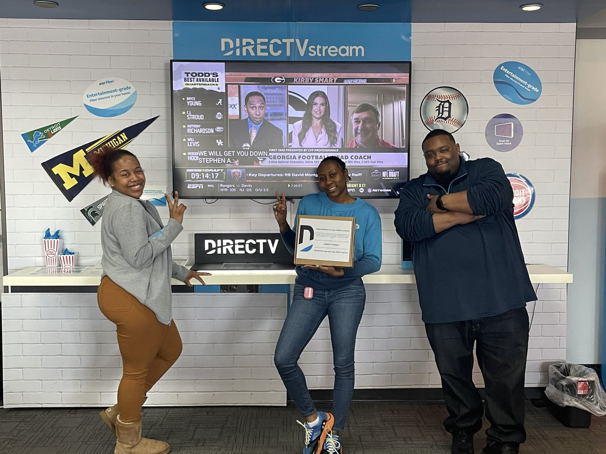Shout out to the #Tel12 crew for being a top performer 1st quarter in DIRECTV. Thanks for the #cravecase 
#glm #makingwaves #eastregion #motorcitymafia #DIRECTVdelights #MIchelIN