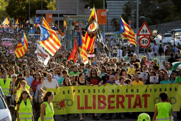 CDRCatOficial: RT <a href="/AlertaSolidaria/">Alerta Solidària</a>: ⚠️Arriba el 2n intent de tancar la instrucció del cas <a href="/Detingudes23S/">Detingudes23S</a> ...

👉Perquè no volen que tinguem accés a la documentació SENCERA
👉I perquè una sala superior els obliga a donar-la TOTA al company <a href="/XaviPalli/">Xavi Pellicer</a> !
…