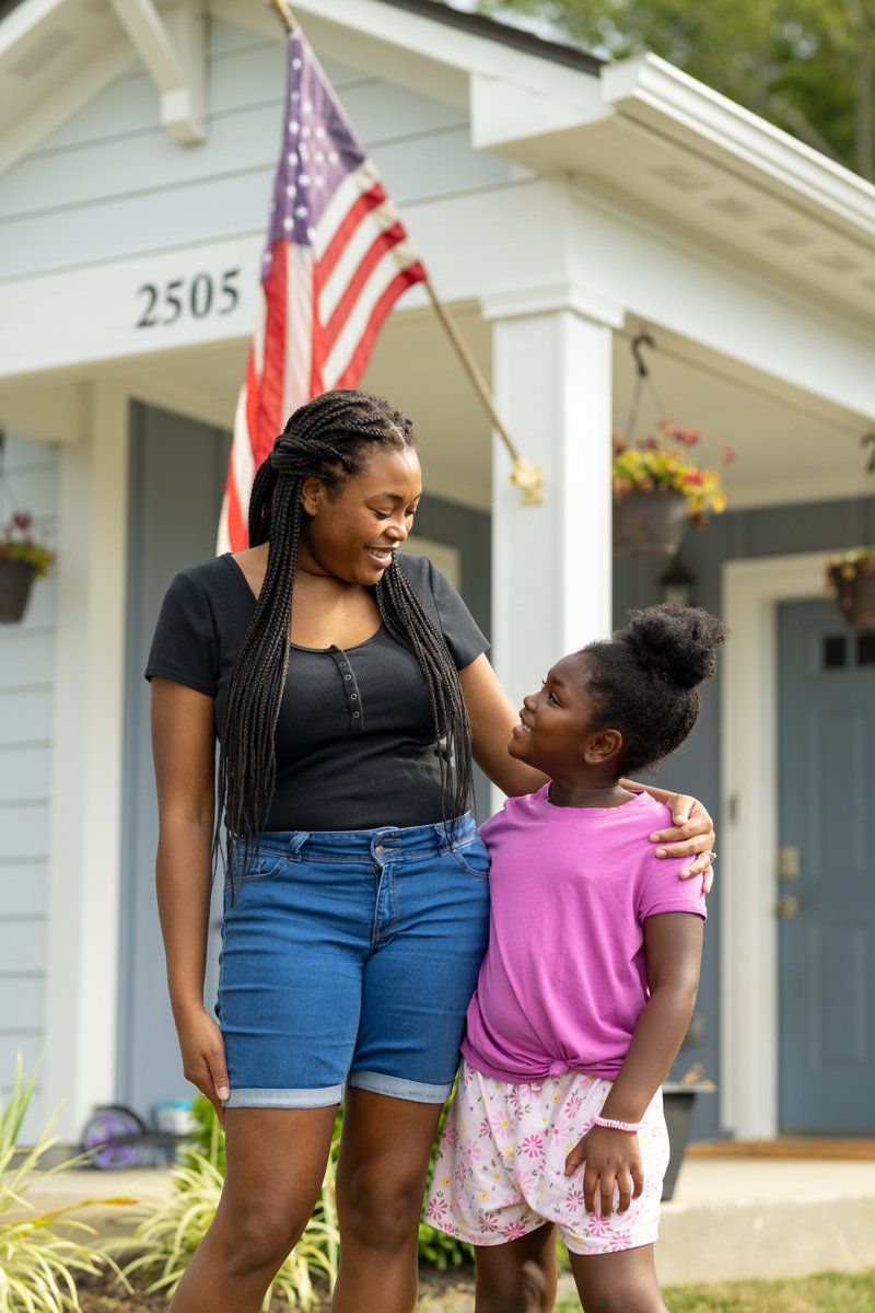 The POWER of home is tremendous! Check out our #HomeIsTheKey initiative and together, let's envision a world where everyone has a decent place to live. 
habitat.org/homeisthekey/s…