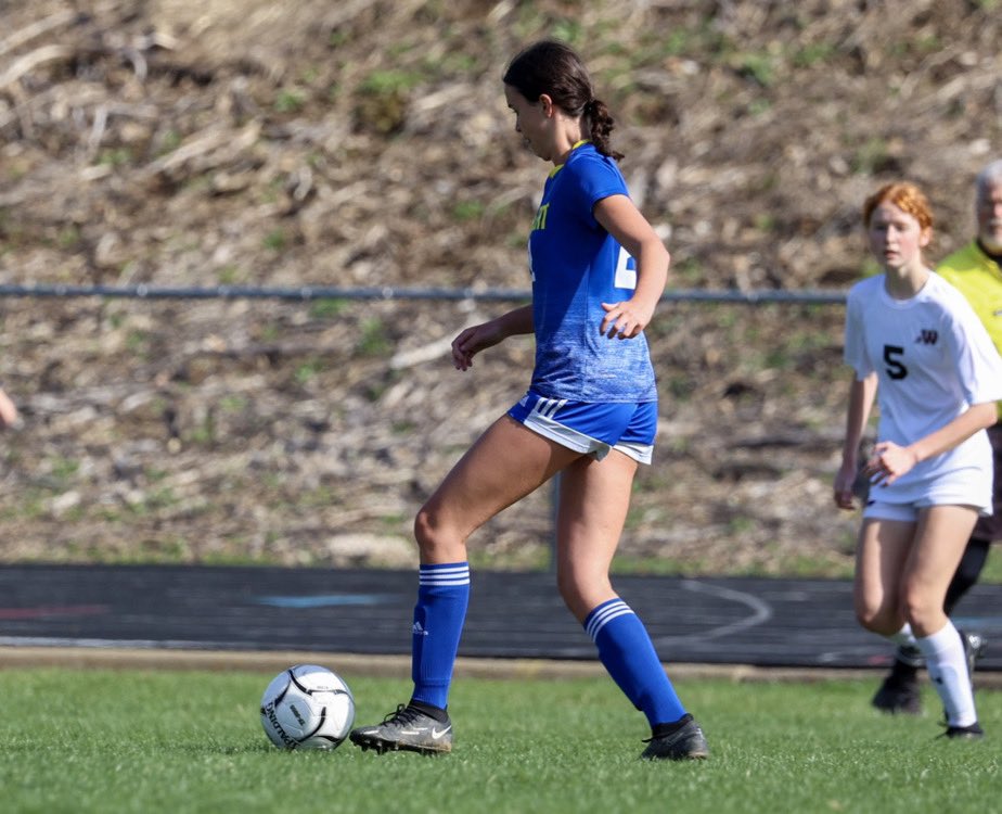 wahlert_gsoccer's tweet photo. IT’S OUR FAVORITE TYPE OF DAY… GAME DAY!! With Millers pregame talk<3
⚽️: Iowa City Liberty 
⏰: 4:15
📍: Iowa City Liberty https://t.co/9j6WGDf7VO
