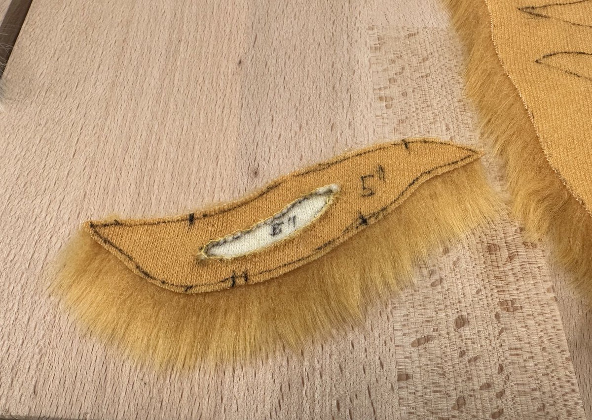 furjaxx's tweet photo. How many small details? … yes 😜🤪 https://t.co/zvdVXT0Mo3