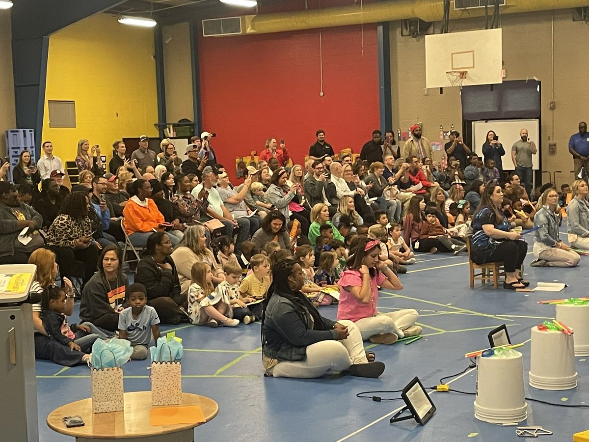 ecectupelo's tweet photo. Last Beetastic of the year is underway at ECEC. So proud of of all our performances and winners! #tosd https://t.co/9WP6XKn2Wq