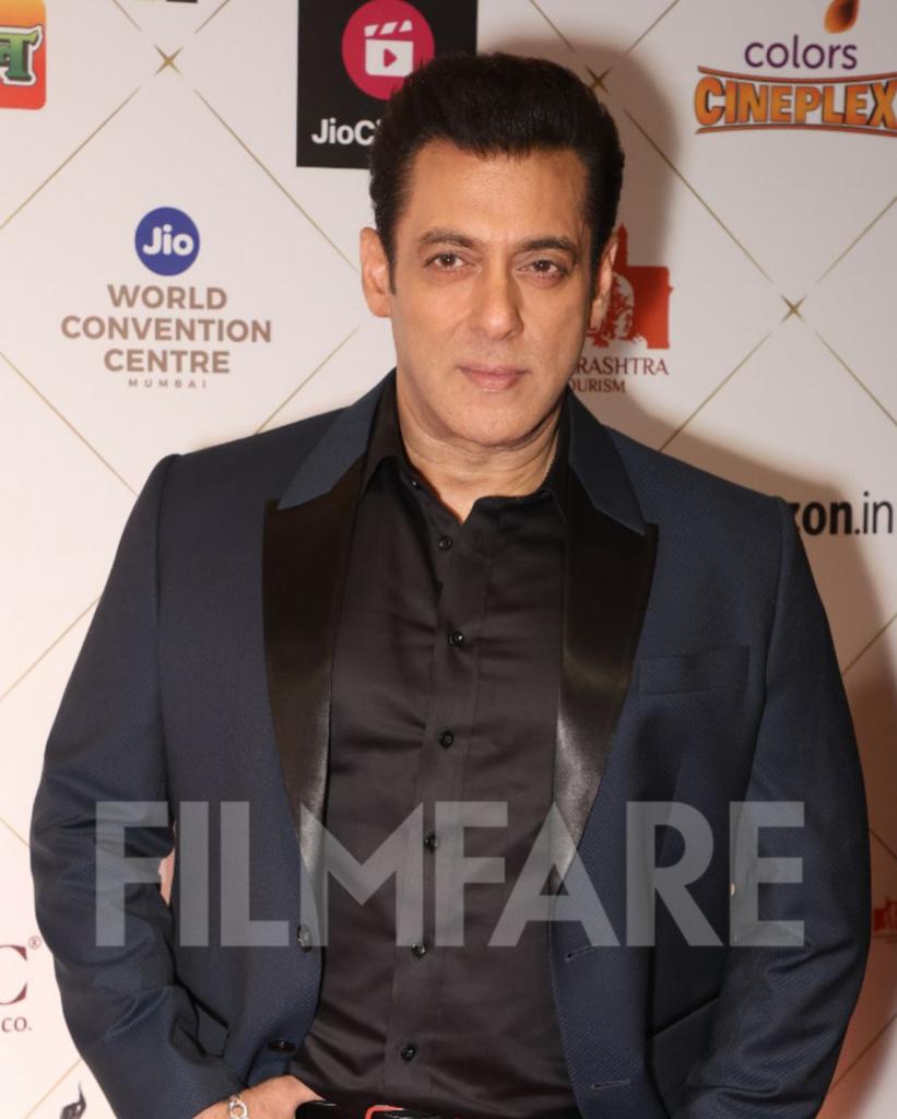 Host for the night - #SalmanKhan arrives for the 68th #HyundaiFilmfareAwards2023 with #MahahrashtraTourism. ♥️