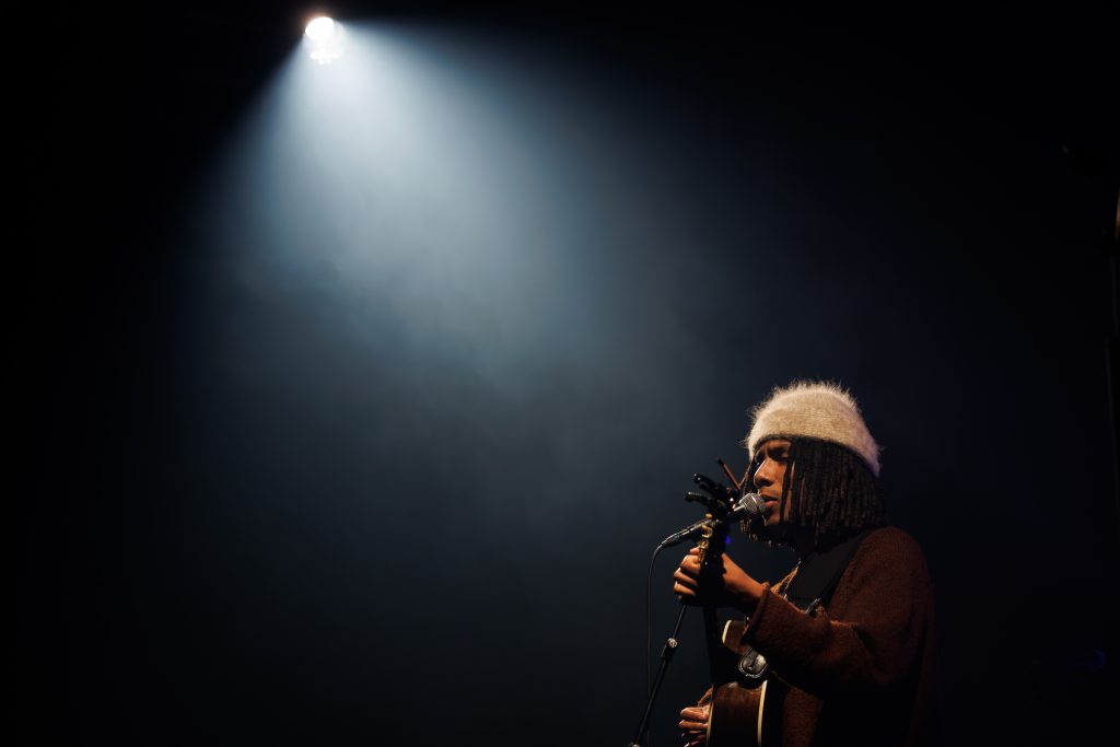 .<a href="/bigthiefmusic/">Big Thief</a> exhibieron en <a href="/RazzmatazzClubs/">RazzmatazzClubs</a> toda su grandeza fundiendo folk y raíces con el rock más fiero. Crónica, fotogalería y setlist, ya en la web!

indielovers.org/big-thief-razz…

Hoy tocan en <a href="/MoonVLCOficial/">Moon Valencia</a> y viernes en <a href="/LaRivieraSala/">Sala La Riviera</a>!

📷 @chbm89 
💻 <a href="/Traperinho/">Ignasi Trapero 🎗️🇵🇸</a>