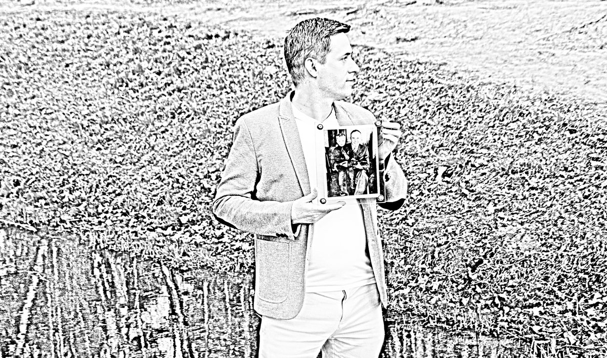 Hendershot_ERC's tweet photo. [2/3] Who is Artur Stanek?
He is also a former software developer with 26 years of experience. He started the HERC project in January 2017 and since then he has been conducting experiments, collecting information, and sharing his findings on various platforms such as YouTube... https://t.co/yv5O6xgeRg