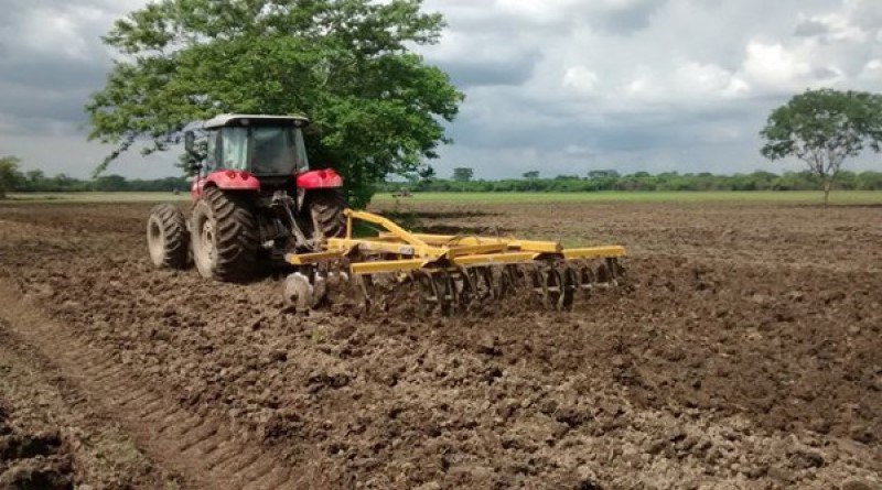 Venezuela cuenta con tierras fértiles y la fuerza productiva para el desarrollo económico
<a href="/freddyp44055243/">FreddyParedes</a>
#LevantenElBloqueoYa <a href="/Galactico301/">Dann🇻🇪🇻🇪🇻🇪🇻🇪</a> <a href="/feentidios35/">Ángela Ávila 🐬</a>