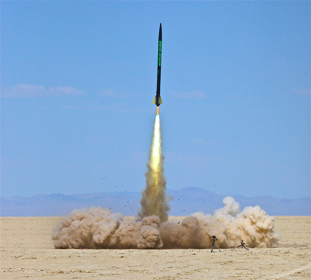 Short but good summary on Setting up dual deployment on your model rocket