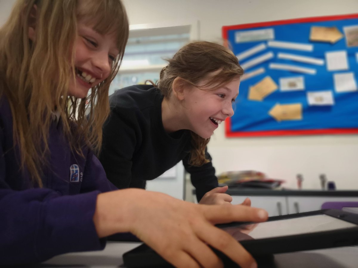 North Hill Class are fast becoming programming experts after a fab lesson using @ozobots We can't wait to see what they do next! <a href="/thedsat/">The DSAT Project</a> <a href="/DSATStPeter/">St Peter's CE Primary Academy</a>