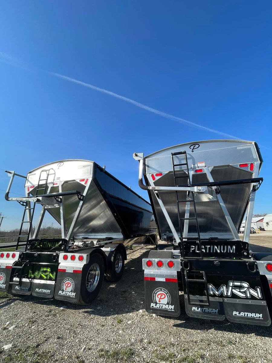 MfgTrailer's tweet image. Does everybody remember Trailer one?Have a look at Trailer two just wait to you see trailer three any one want to guess the next colour ? #hopperbottom #platinumtrailermfg