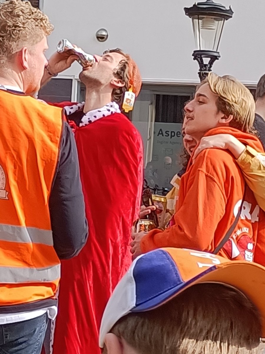 netvda's tweet photo. Supervondst die hoofdtooi.. https://t.co/tBA3JJYi5a