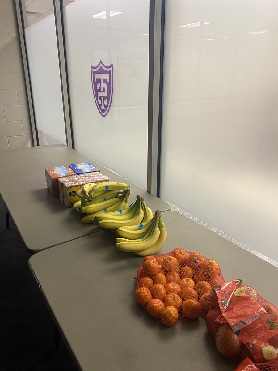 TommieMSoccer's tweet photo. Who doesn't love a surprise after a workout -- Thanks to Assistant Director of Strength and Conditioning Ryan Ho for the great work with the team.  Roll Toms #prideintheprocess https://t.co/NoWPLwDam3