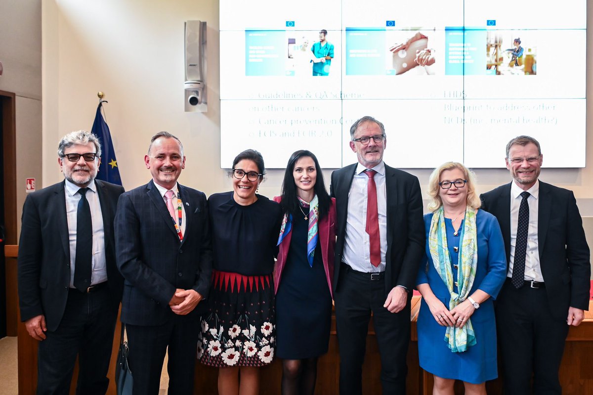 Only together, we can beat #cancer.

With its Info Centre system, inequalities registry or🇪🇺platform for rare diseases👉our <a href="/EU_Commission/">European Commission</a> Knowledge Centre on Cancer is an impressive tool for scientific &amp; technical coordination of🇪🇺actions on cancer.

#Science4Policy &amp; impact.