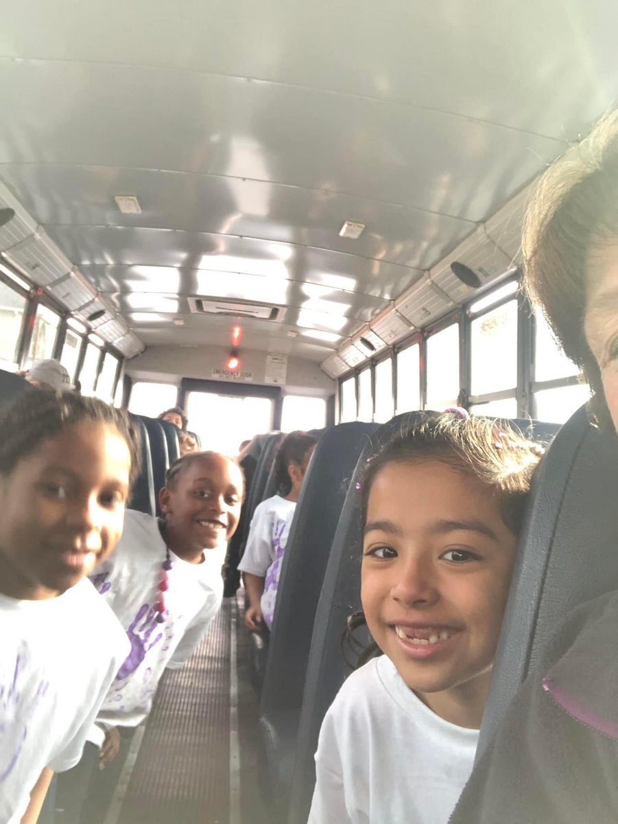 mrsnurski's tweet photo. First grade had a BLAST at the KC Zoo yesterday! ❤️ #fieldtripfun #atthebergh https://t.co/AJSRo11ecR