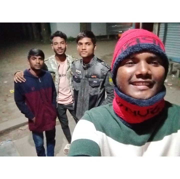 MDIMRAN7503's tweet photo. _প্রতি দিন ঘন্টার পর ঘন্টা আড্ডা দেওয়া বন্ধুদের সাথে..🖤
_ এখন ১ মিনিটের জন্যেও দেখা হয় না..🖤_খুব মিস করি সবাইকে.. 🖤💔😢 https://t.co/1eXbr4RnwJ