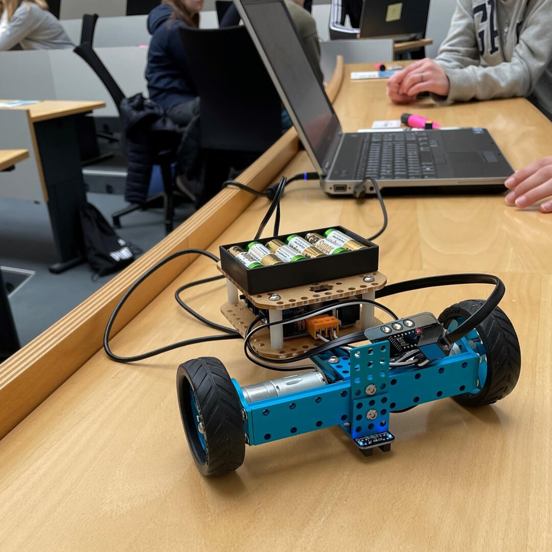 HDBW_Hochschule's tweet photo. Impressions from today's nationwide #GirlsDay at #HDBW: In #AutonomousDriving schoolgirls controled model test vehicles. Or playfully managed supply chains in #Logistics. Both interactive and exciting events in which everyone was very committed 🤗. 
#StudyOrientation https://t.co/40y0a0E82N