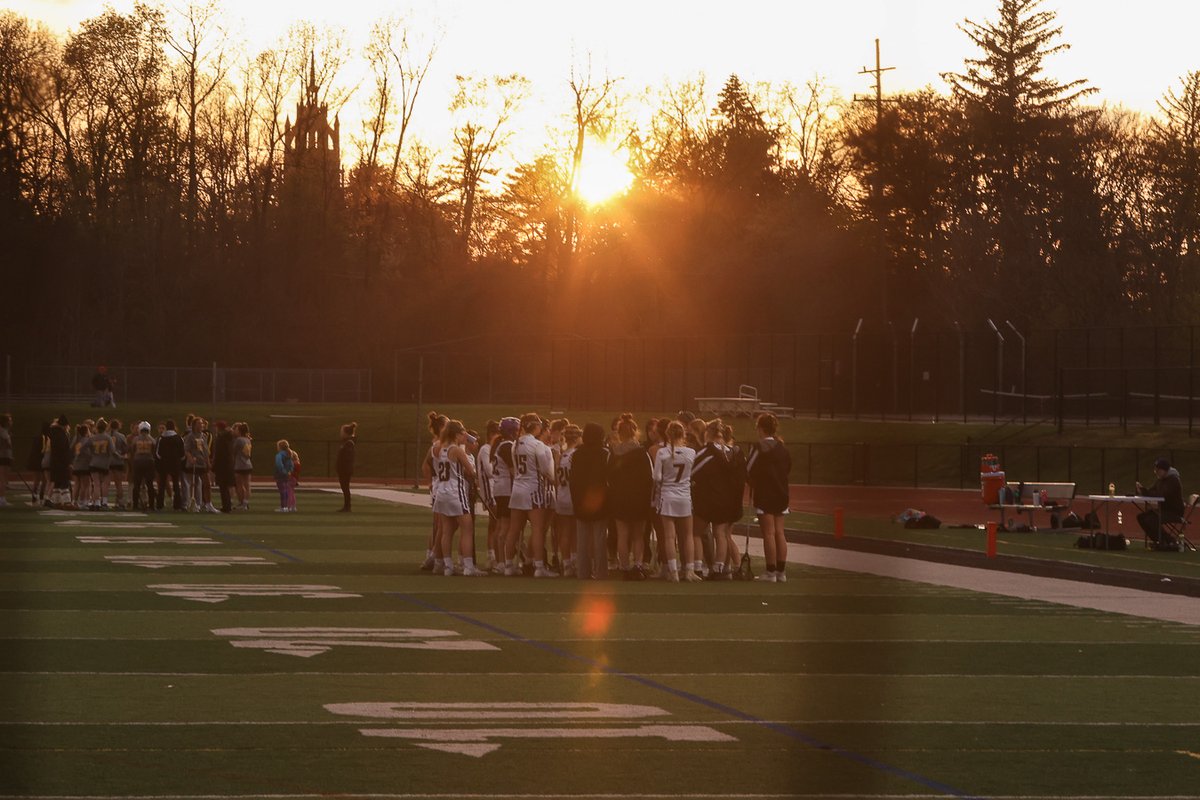 Winning with authority! The Black Hawks with a 13-6 victory over longtime rival Birmingham last night📸 susanadamsphoto.com/bhhsblackhawks…
Keep it up! GO BLACK HAWKS! <a href="/BloomfieldWLAX/">Bloomfield WLAX</a> <a href="/BHHSSportsMed/">BHHS Athletic Training</a>