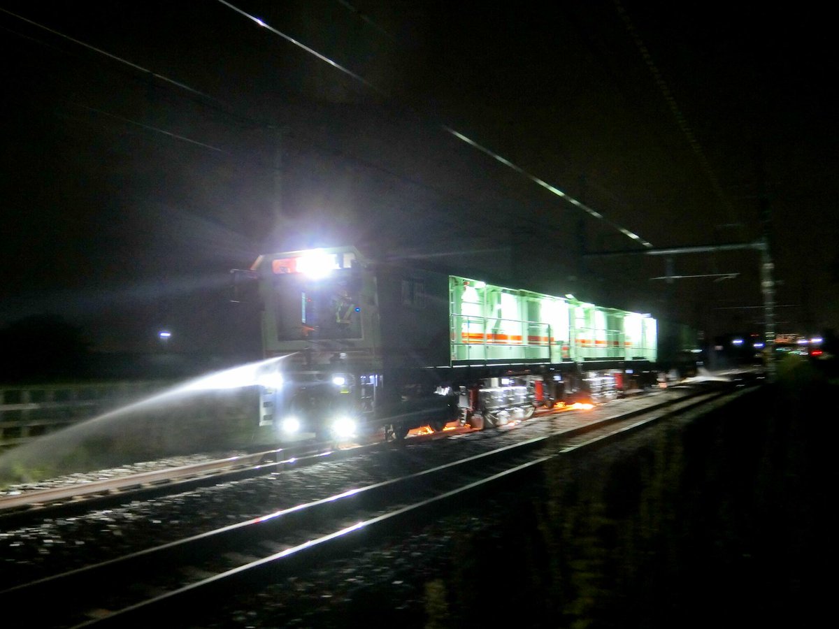kaoruACocoarai3's tweet photo. RR16 M5B-54(東鉄5080) 回送+削正作業
レール削正現場初撮影。(イベント実演は除く)
2023.4/25 東北本線 久喜～新白岡
#東鉄工業 
#削正車 
#SPENO https://t.co/vvCNzThNA4