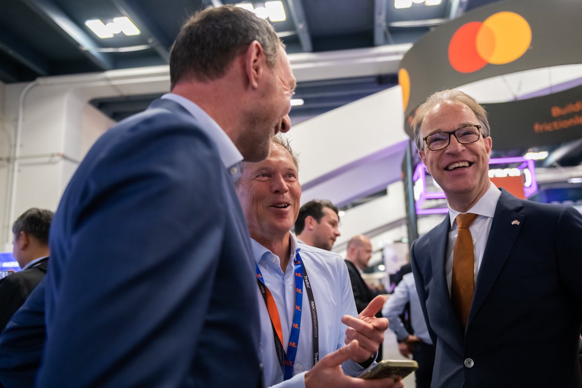 DigiCorpLabs's tweet image. #Web3 isn&apos;t another buzzword...

#DigiCorp is at the forefront of this paradigm shift &amp;amp; just unveiled its #decentralized #DGB #blockchain based IAM suite $DGMV by #DigiThree at the @RSAConference 2023 conference with top-level dignitaries.👑🧡🇺🇸

#innovation #Crypto #altcoin