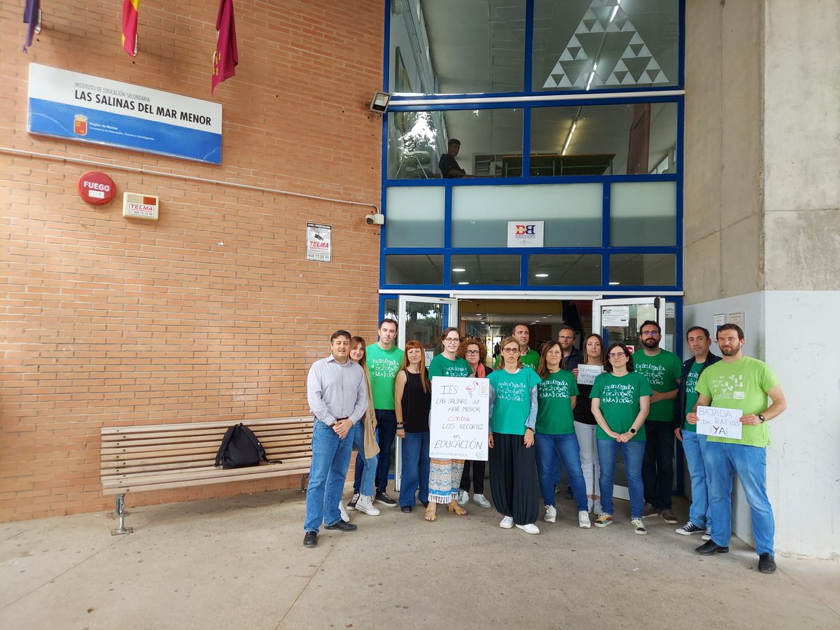 #17LectivasYa #RescateEducativo
+ Inversión #BajadaDeRatios
#EducacionPublica <a href="/STERM_La_Inters/">STERM Intersindical</a> <a href="/DOCENTESXPUBLIC/">DOCENTES X LA PÚBLICA</a>