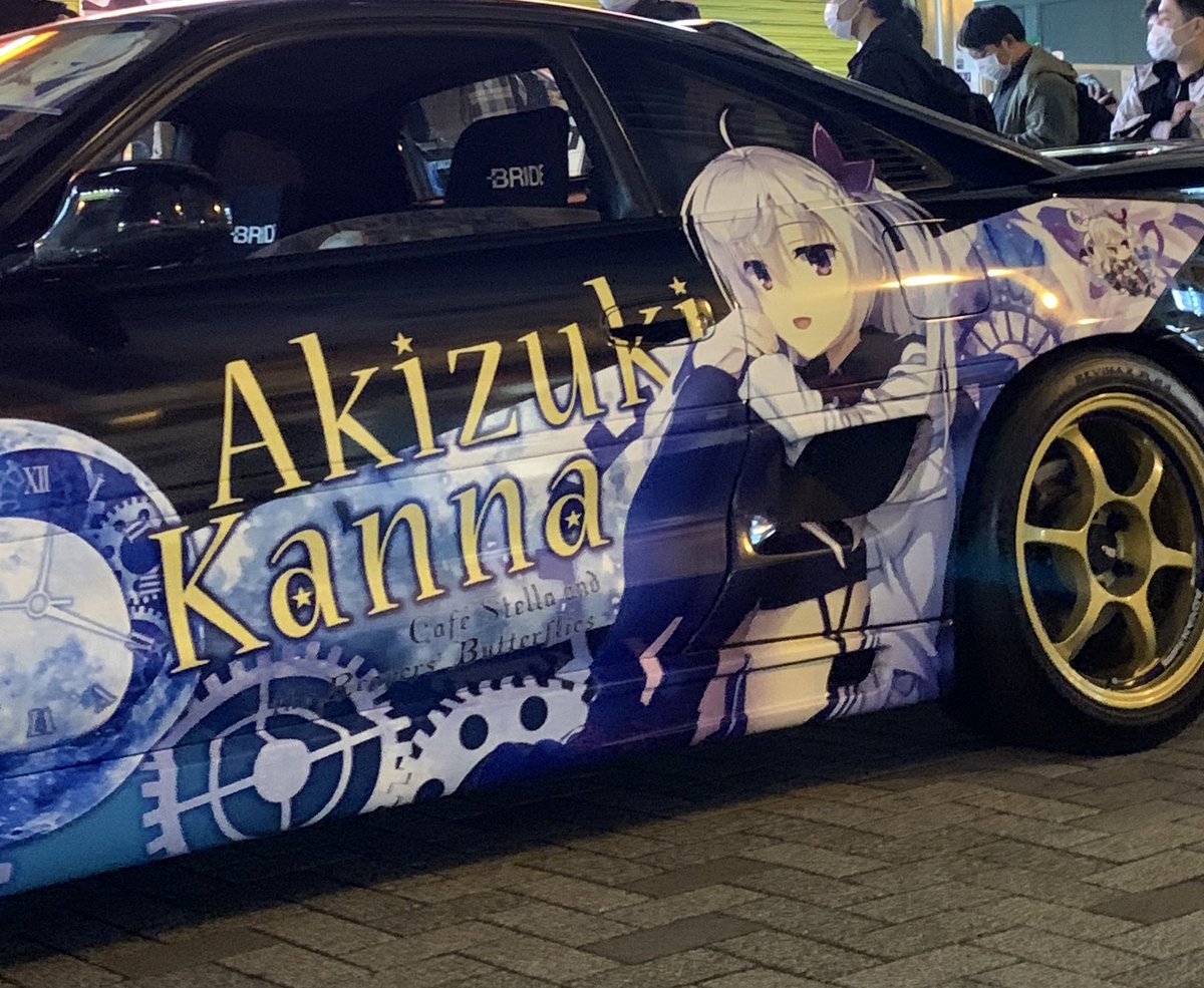 rodorin's tweet photo. ゲーマーズさんの深夜販売開始されました！栞那の痛車も来てくれていました！ https://t.co/Aaxvpe1VOE