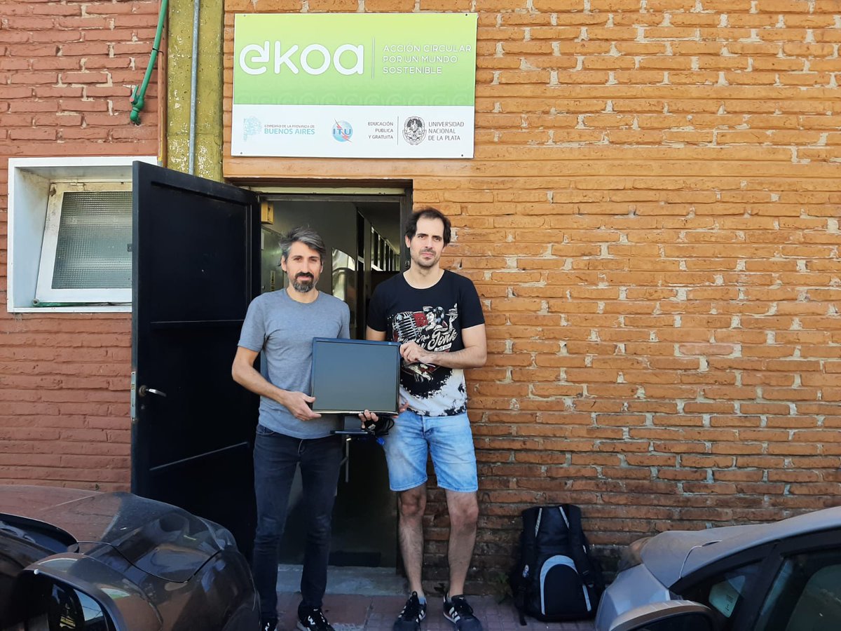 ekoa_unlp's tweet photo. #Donamos PC a la Escuela de #Teatro de La Plata
Estamos acercando #Tecnologia a todos los espacios que más lo necesitan
@unlp https://t.co/4qa83YJtYW