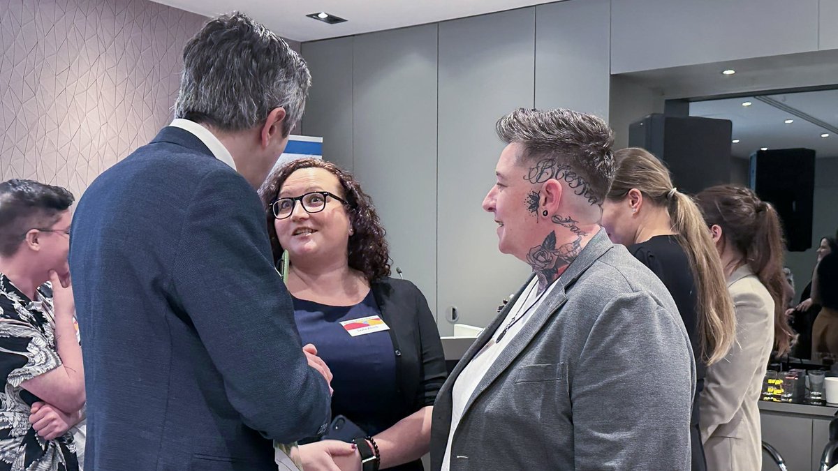 DeptofFHed's tweet photo. Today Minister Harris met students and staff to discuss the progress of equity of access in higher education, at the Access Forum for the National Access Plan. The NAP gives extra €35 million to increase participation among students from specific groups.
https://t.co/EPRVc8sAtl https://t.co/Bdi0tPGpJM