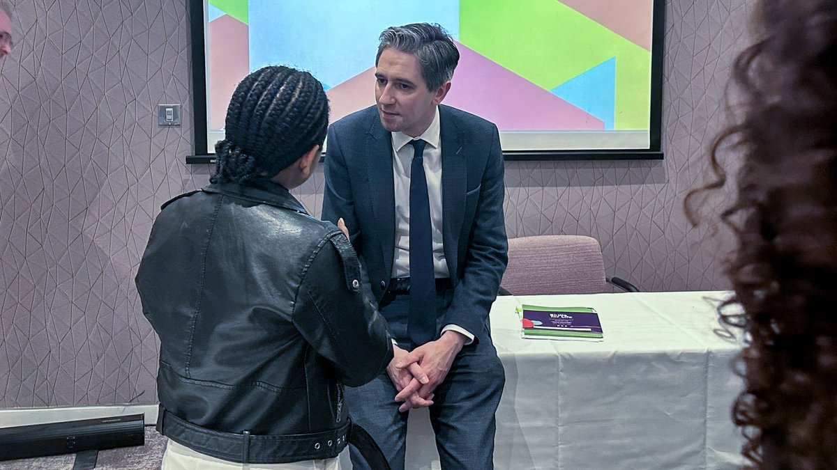 DeptofFHed's tweet photo. Today Minister Harris met students and staff to discuss the progress of equity of access in higher education, at the Access Forum for the National Access Plan. The NAP gives extra €35 million to increase participation among students from specific groups.
https://t.co/EPRVc8sAtl https://t.co/Bdi0tPGpJM