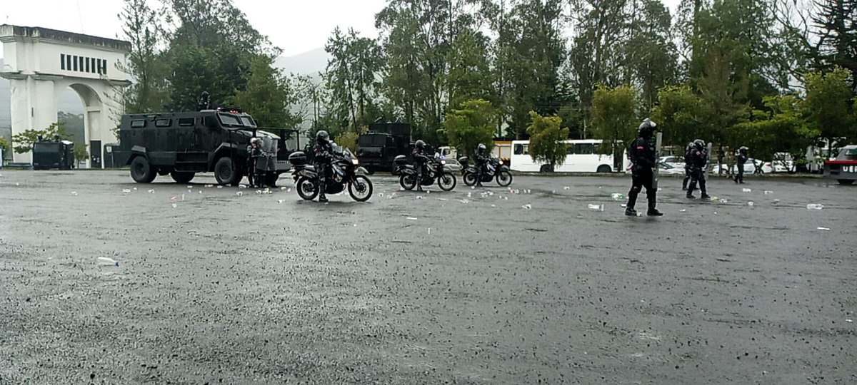 Armada del Ecuador on Twitter "Quito Los oficiales del Curso de