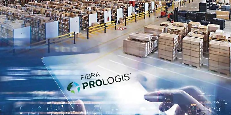 traderseinvermx's tweet photo. 💰💰🇲🇽 l #FIBRAPL anunció una oferta de hasta 105 millones de Certificados Bursátiles Fiduciarios Inmobiliarios (CBFI). La empresa busca recaudar alrededor de US 380 millones que utilizaría para adquirir un portafolio de propiedades de 8.6 millones de pies cuadrados. https://t.co/tCVkvYQxla