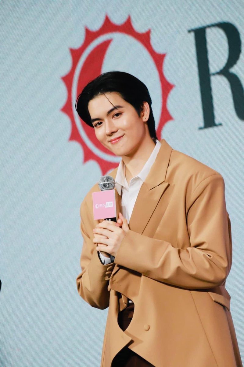 PorpyRenatar's tweet photo. งื้อออออ ต้าวลูกชายหล่อมากไม่ไหว🥴❤️

แม่ละลายแล้วลูกเอ้ยยยย❤️❤️❤️❤️❤️

น้องยอร์ชมาเป็น Muse ให้กับ Ultra Me รสโกโก้ เหมาะมากๆๆๆๆๆ

หวานละมุนเหมือนหนูเลยลู๊กกกก!!😍

#YorchMuseUltraMeCoCoa🤎
#Yorch_Yongsin
#BestOfMe 
#Renatar https://t.co/z0RziEFs9x