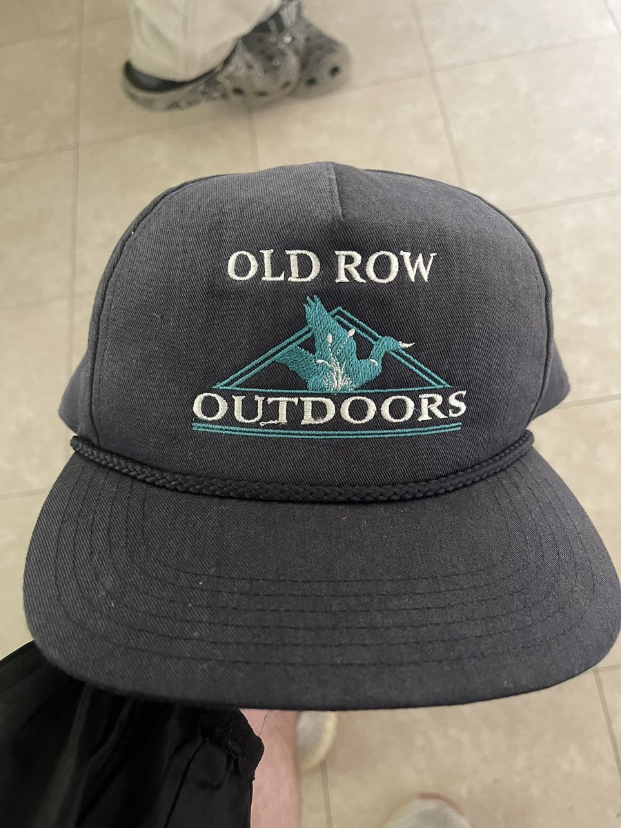 micjord4n's tweet photo. @OldRowOfficial OG gear 😎 https://t.co/dbDrhaXBqQ