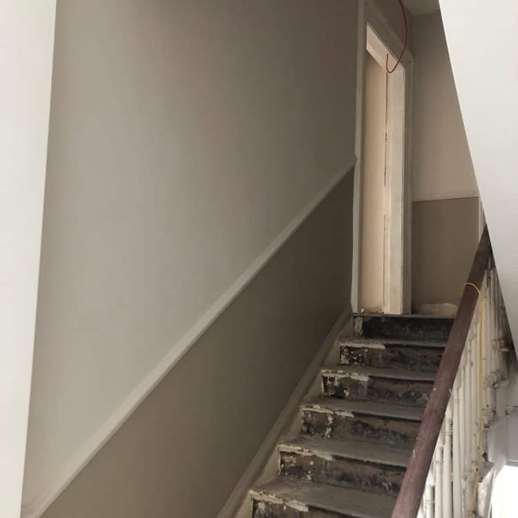 CliveFinlay1's tweet photo. Original Fan Light restored by our team. 100 yrs plus paint removed and new glass pieces being installed. Common areas (original plaster, decals &amp; door architrave refurbished &amp; restored) final push to deliver 8 x A3 BER one bed apartments. #limerick #georgian. #newenham https://t.co/0tx6myuml5