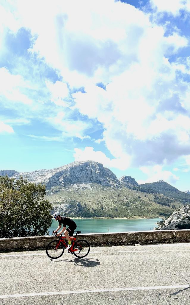 weridesports's tweet photo. Andres Prommegger out on the roads of Mallorca.

check out our 2023 summer collection 

https://t.co/BE82YGdQgH 

#iwcyclingwear #cyclingwear #roadbike #cyclinglife #brandambassador #ride #ridemallorca #puigmajor #summervibes https://t.co/o9MuSxqmA0