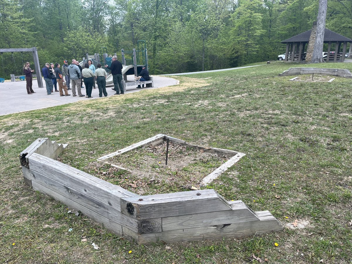 forestservice's tweet photo. BYOHS? Bring your own horse shoes! … pretty easy when you live in #Kentucky ahead of #KyDerby season when visiting the @DanielBooneNF where recreation infrastructure improvements are being made across the forest! #GAOA #GreatAmericanOutdoorsAct #ForestServiceOnTheGo https://t.co/R5T9jqmGHh
