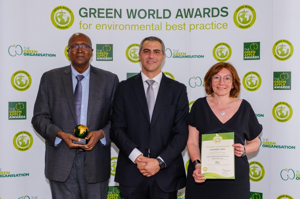Oranogroup's tweet photo. We are honored to receive the Global Gold prize for our CSR commitment  at the Green World Awards hosted by @Thegreenorg. This award celebrates the Irhazer project in 🇳🇪  highlighting the  #OranoMining's commitment to the population of our host countries #Orano https://t.co/GgTJworuyJ