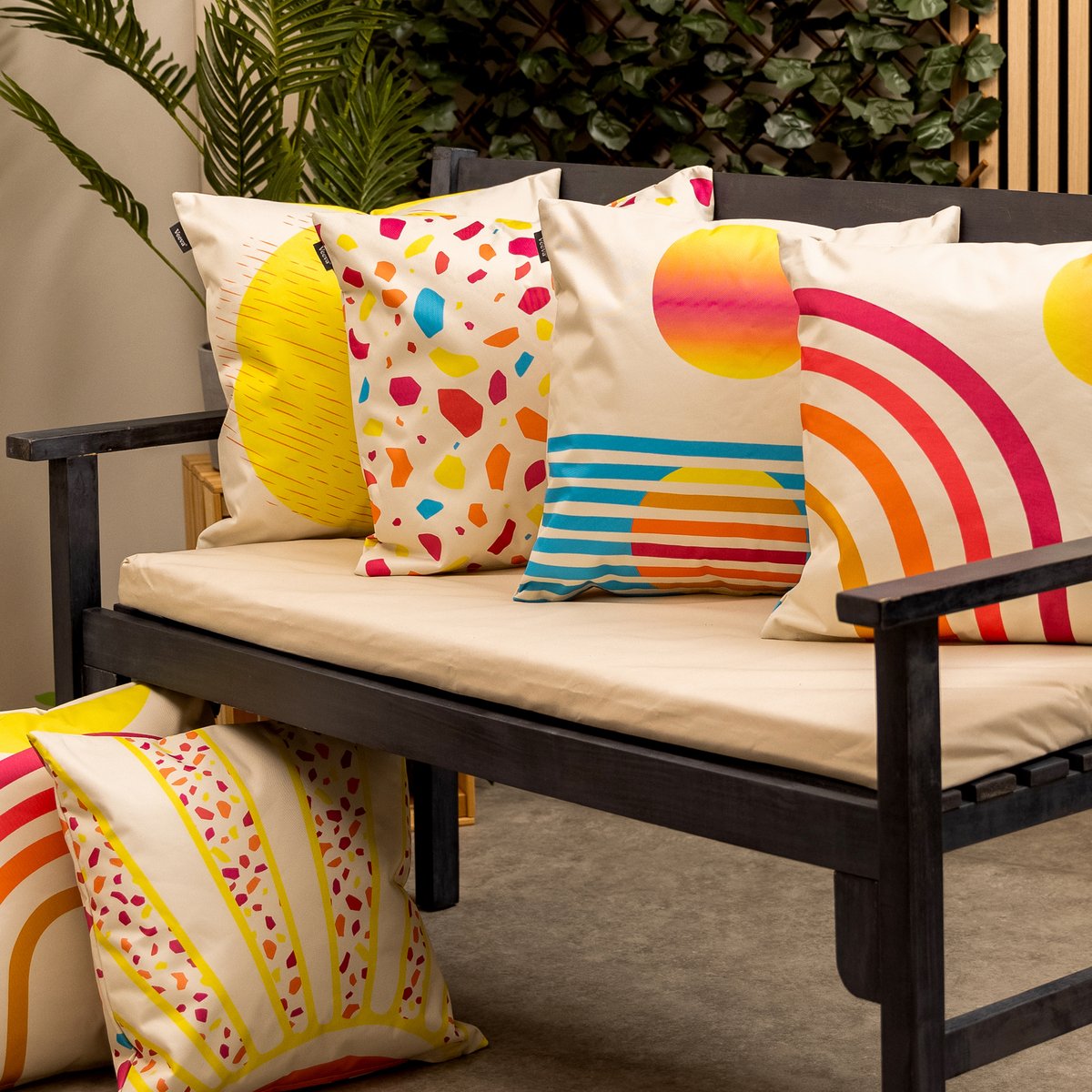BeanBagBazaar's tweet photo. Bring colour and sunshine to your garden this summer, with Veeva's outdoor cushions🌴

Shop here > https://t.co/wzCKpextnT https://t.co/ocrZQAQhpj